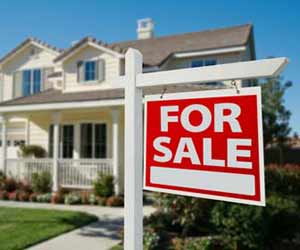 Real EstateAgent Lists Home for Sale