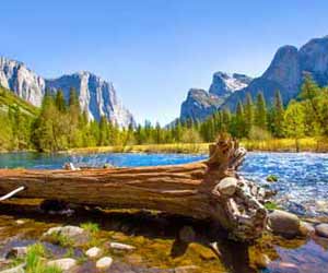 Beautiful Picture of Lake and Mountains in National Park